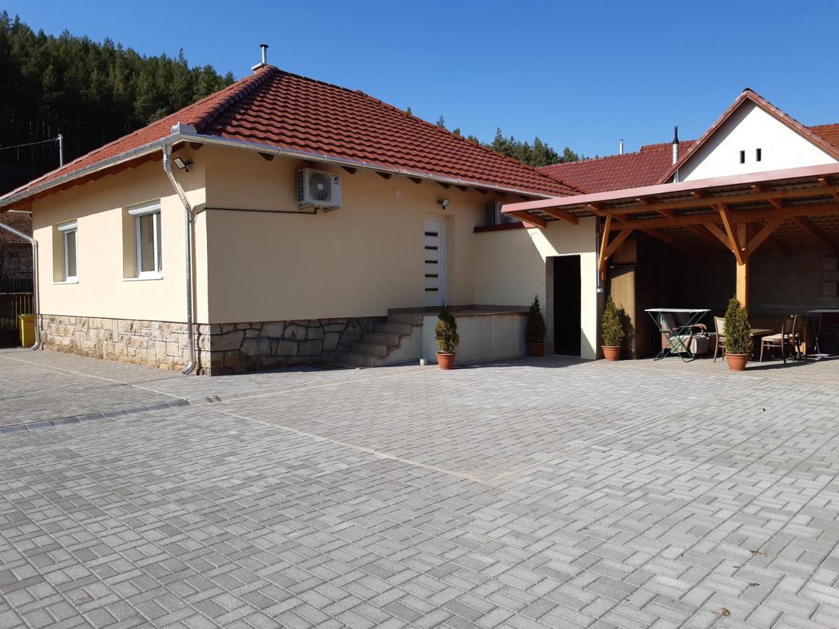Kristof Vendeghaz Hotel Bukkszek Exterior photo
